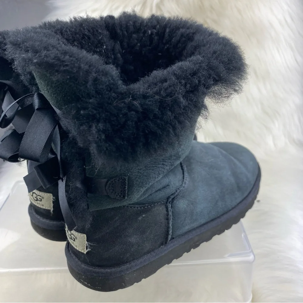 UGG WINTER BOOTS DOBLE BOWS SIZE 6W